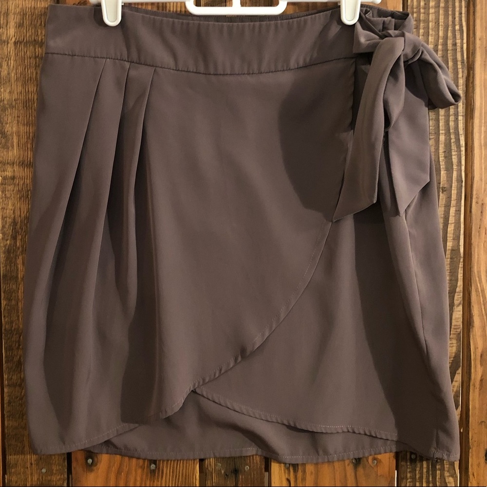 H&M size 8 lilac purple wrap skirt - Picture 2 of 2